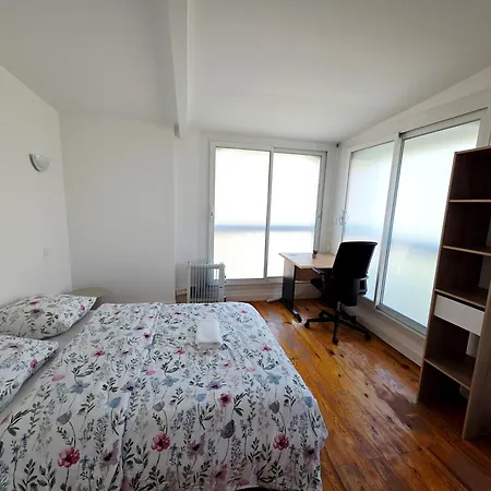 4 בית אירוח *