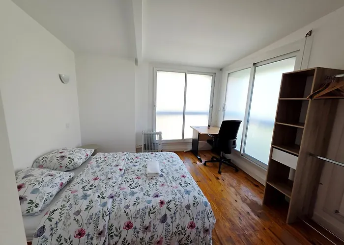 4 בית אירוח *